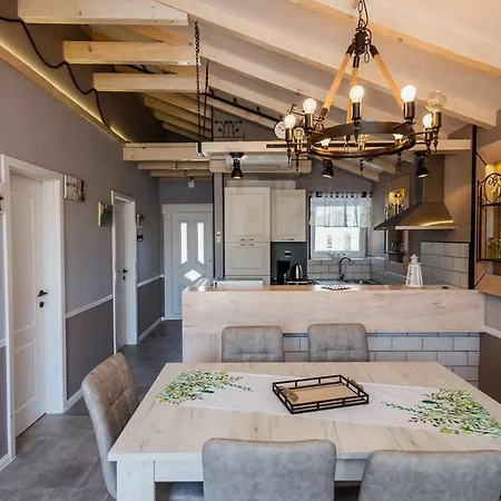 度假居 Tereza 特罗吉尔